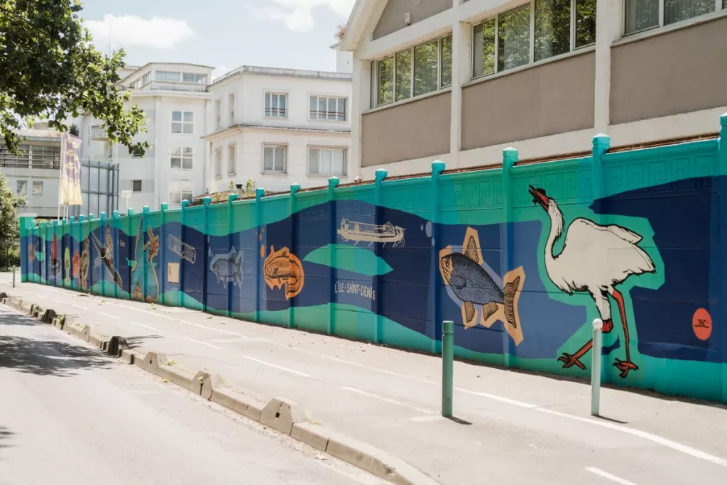 Fresque colorée avec des animaux