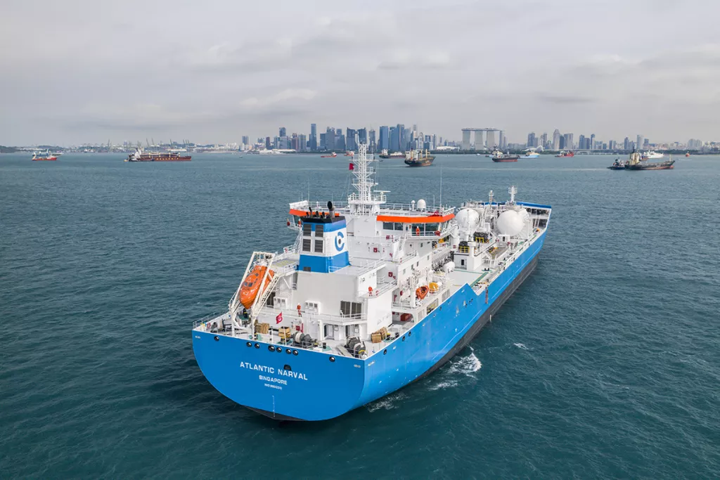 bitumen tankers at sea