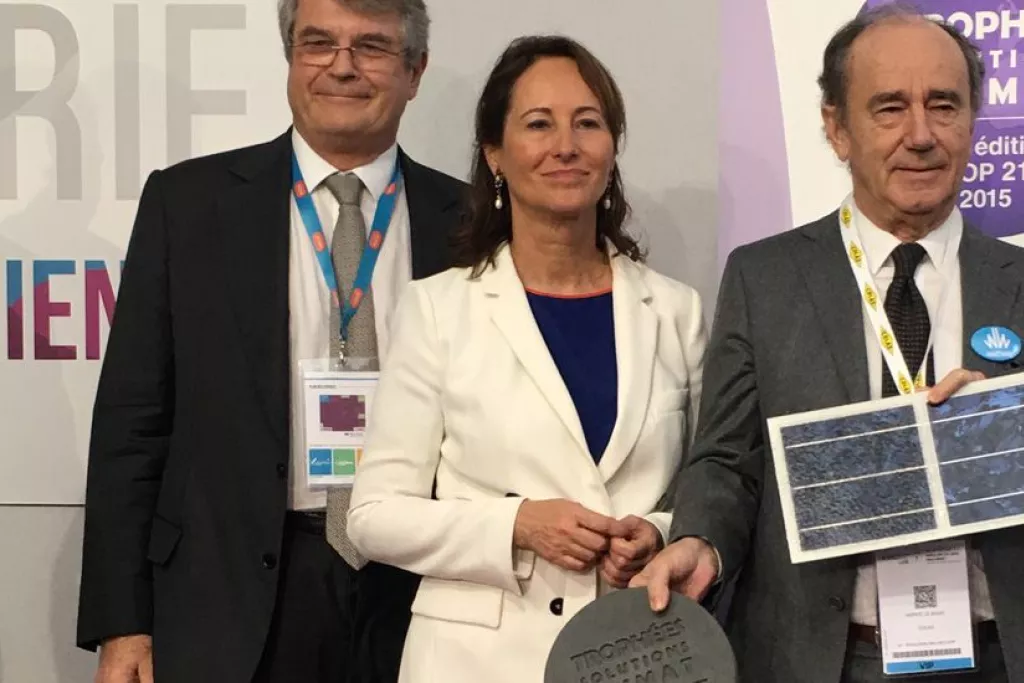 trois personnes qui posent pour une photo dont Ségolène Royal