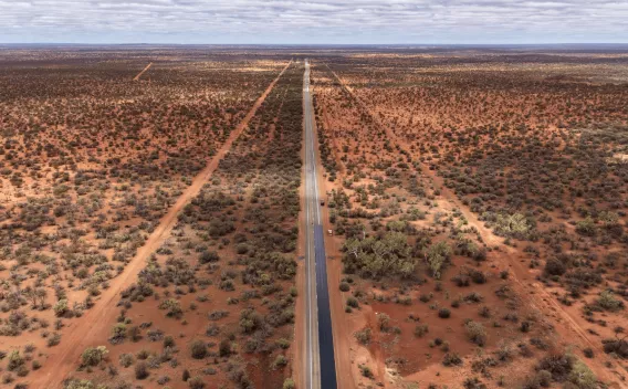Chantier spray‑seal — Great Northern Highway, Meekatharra, Australie