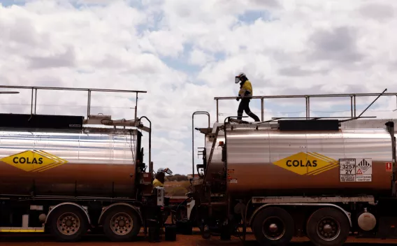 Chantier spray‑seal — Great Northern Highway, Meekatharra, Australie