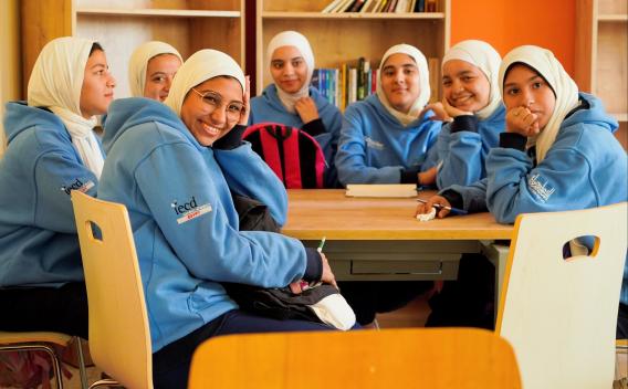 Étudiantes du programme Métiers de l’Énergie et de l’Industrie, favorisant l’accès des jeunes aux compétences techniques et à l’égalité des chances.