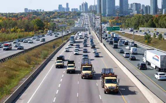 Autoroute urbaine à fort trafic