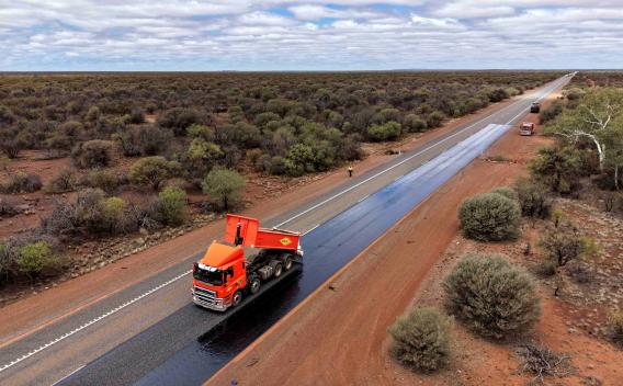Chantier spray seal Great Northern Highway Mee
