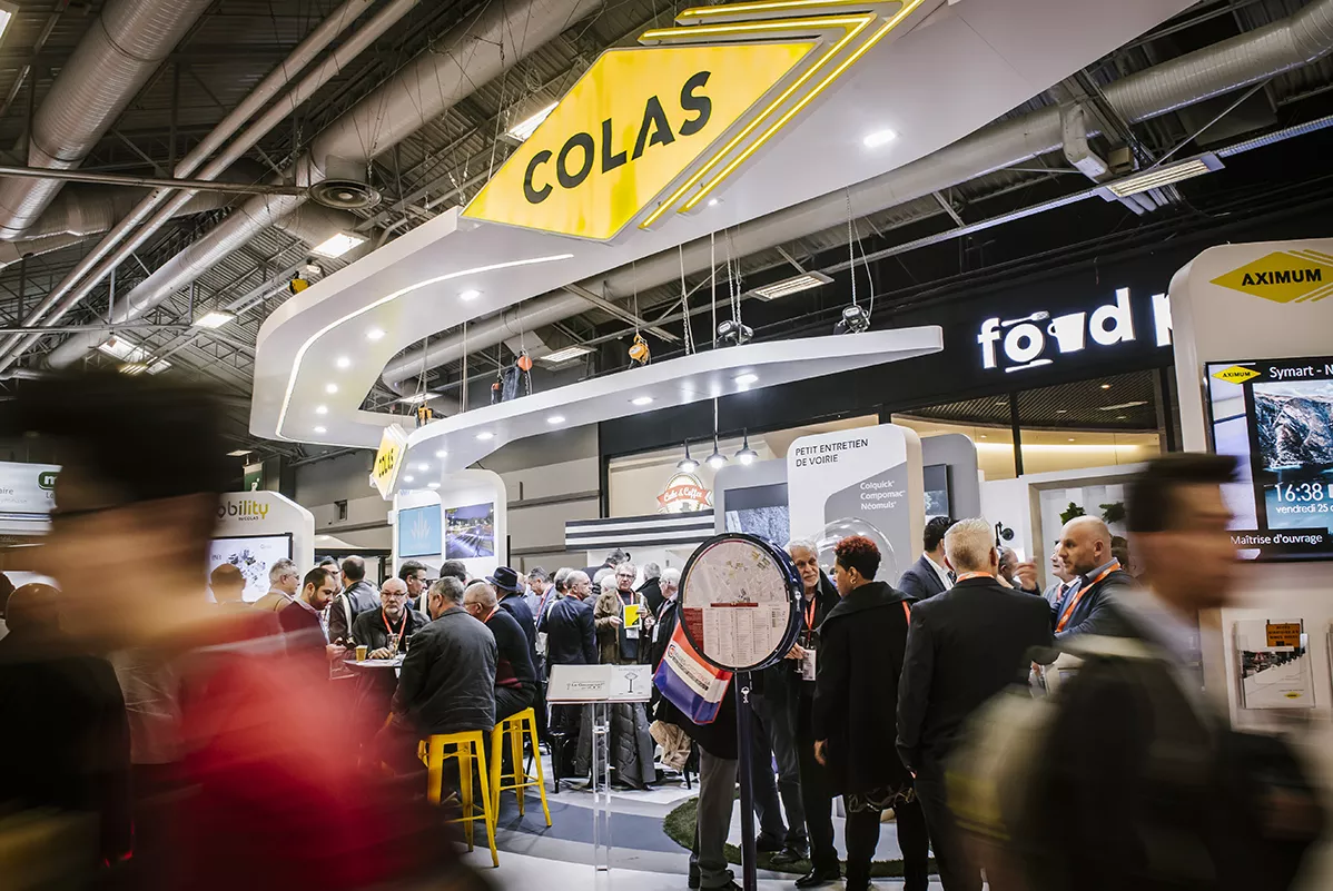 Stand in a show with many visitors