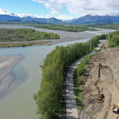 Image of Colas remporte un contrat pour la rénovation d’une route en Alaska Illustration of Colas remporte un contrat pour la rénovation d’une route en Alaska