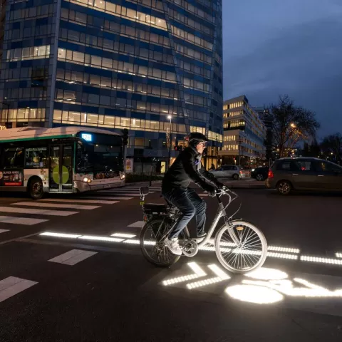 Illustration of A More Visible Cycle Lane Thanks to Flowell