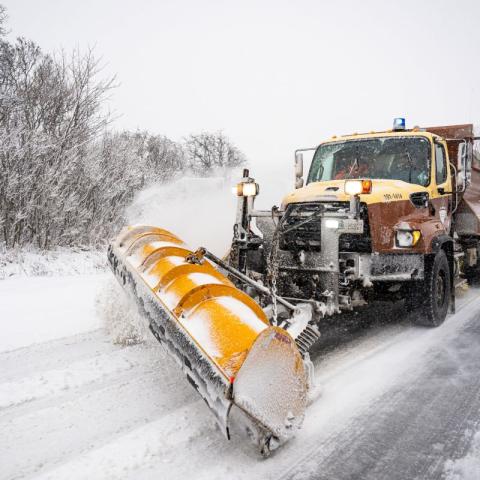 Illustration of Colas remporte un important contrat d’entretien routier pluriannuel au Canada