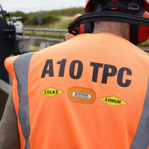 Illustration of Colas et Bouygues Construction remportent un contrat pour l’élargissement d’une section de l’autoroute A10