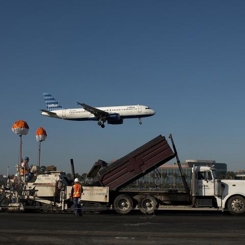 Illustration of Colas remporte un contrat pour l’aéroport de Los Angeles