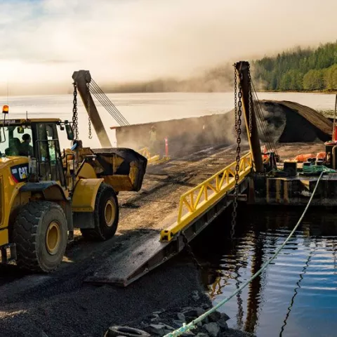 Illustration of Colas signe un accord pour l’acquisition du groupe Miller McAsphalt,   acteur majeur des travaux routiers en Ontario  et de la distribution de bitume au Canada