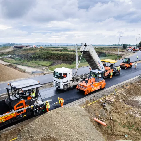 Illustration of Colas remporte trois contrats autoroutiers en Hongrie pour un total de 330 millions d’euros 