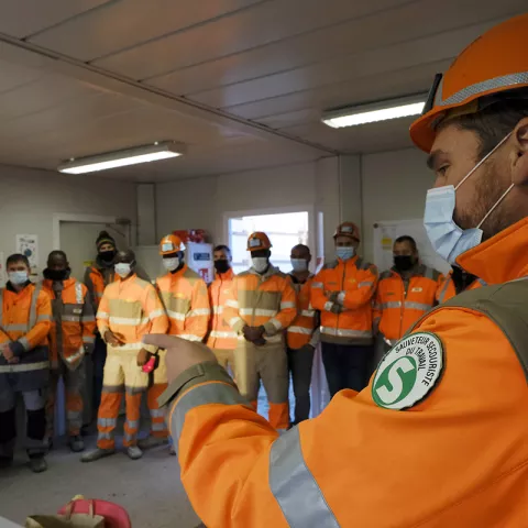 Illustration of Colas mobilise l’ensemble de ses collaborateurs sur les enjeux de santé et sécurité