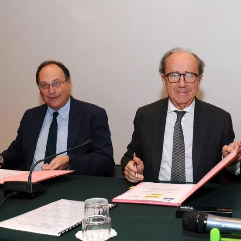 Illustration of Colas renouvelle sa charte de sécurité routière avec l’État et la Caisse nationale d’assurance maladie des travailleurs salariés