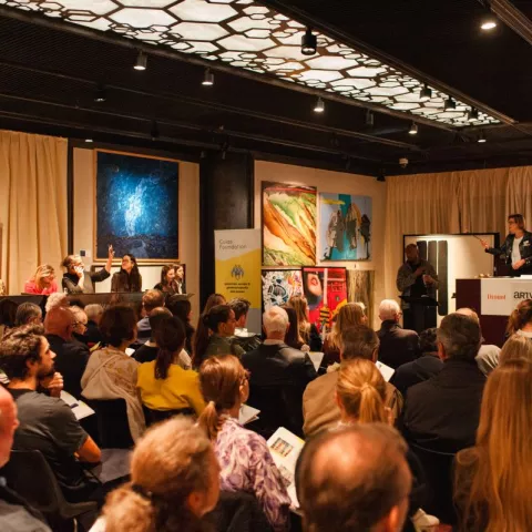 Image of Succès de la vente aux enchères caritative organisée par Colas Foundation au profit des Apprentis d’Auteuil Illustration of Succès de la vente aux enchères caritative organisée par Colas Foundation au profit des Apprentis d’Auteuil