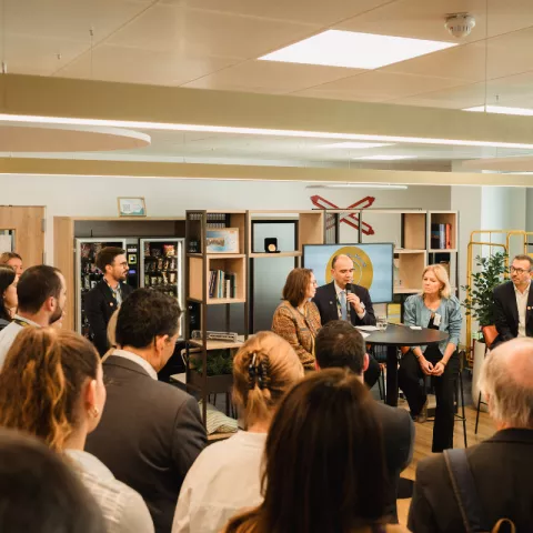 Illustration of Colas renforce son engagement pour l&#039;inclusion professionnelle avec le CIMP