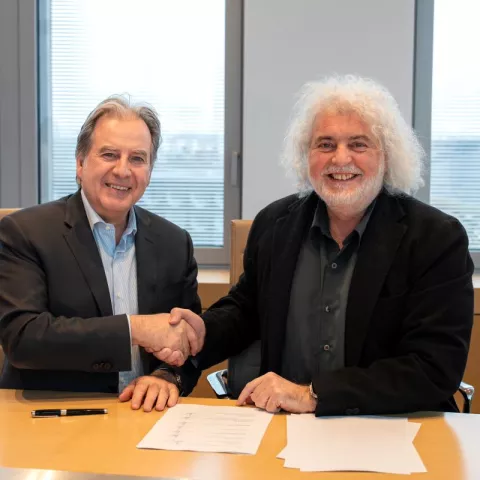 Illustration of Colas renforce ses activités en France avec l’acquisition du groupe bourguignon Hubert Rougeot Meursault