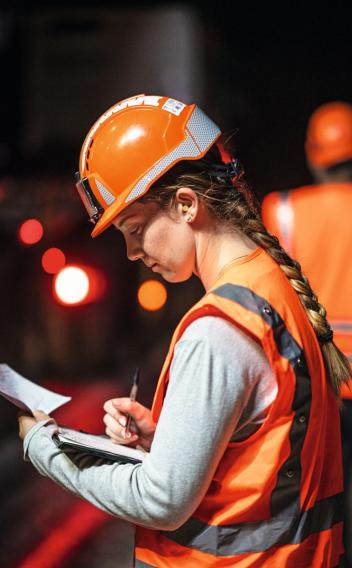 Collaborateurs sur le chantier Vegeroad de la RN106 